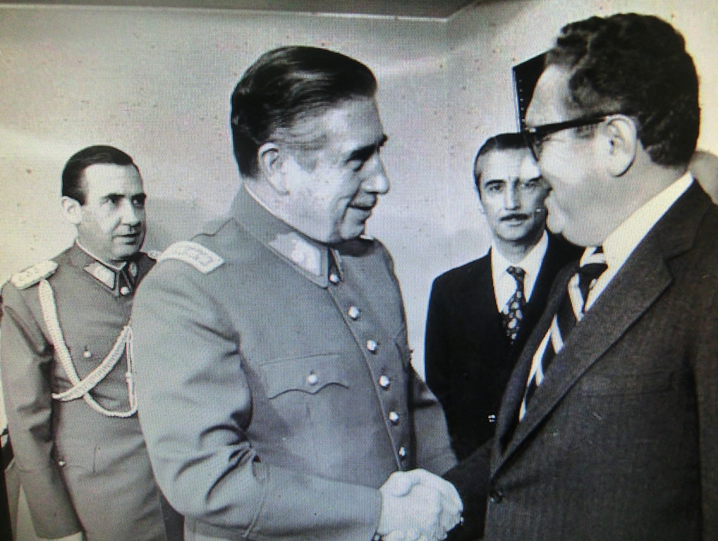 KissingerPinochet1